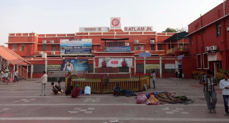 ratlam-junction-railway-station-rail-mantri